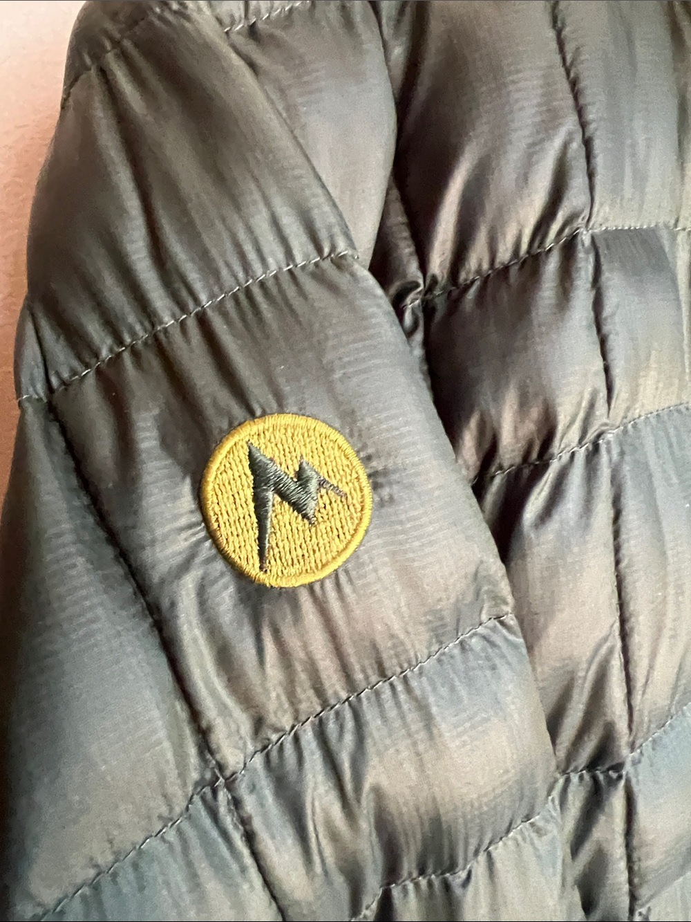 Marmot Dark Green Puffer Jacket with Lime Trim - Picture 8 of 9